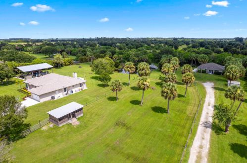 6300 Floyd Johnson Rd, Fort Pierce FL 34947-1563 exterior