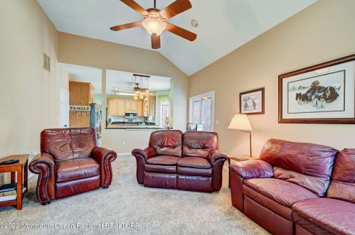 327 Frank Applegate Rd, Jackson Twp NJ  08527-4217 exterior