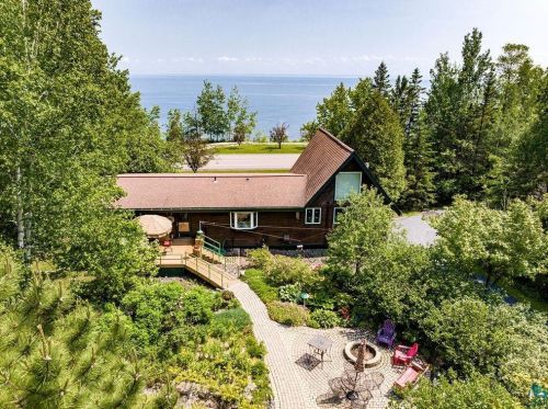 9203 Congdon Blvd, Duluth MN 55804-2737 exterior