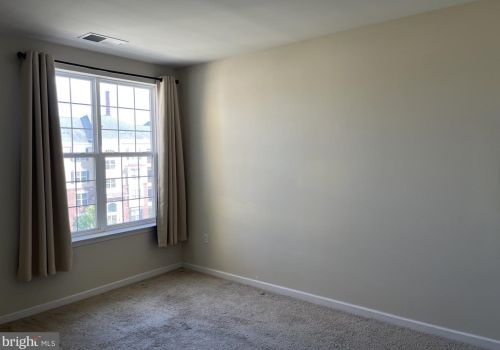 1143 Halifax Pl, Trenton NJ  08619-2082 exterior