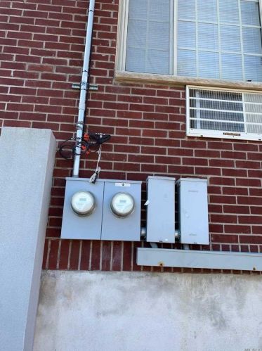 3937 Secor Ave, Bronx NY 10466-2412 exterior