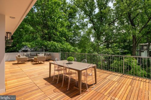 2838 Chesterfield Pl, Washington DC  20008-1015 exterior