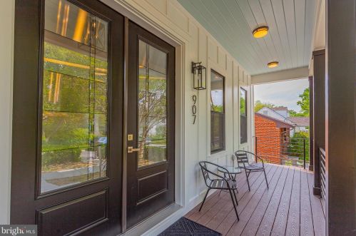 907 Gilbert Rd, Rockville MD  20851-1315 exterior