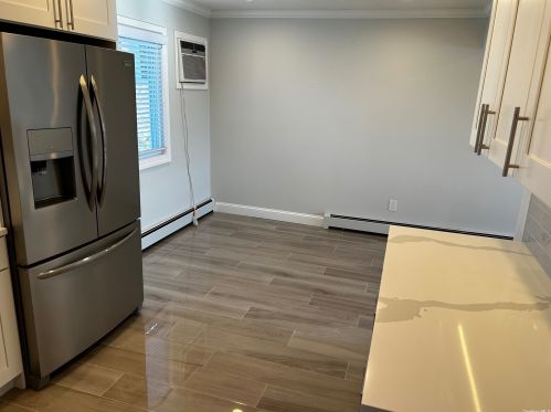 27 Marilyn Ct, Babylon NY  11704-7914 exterior