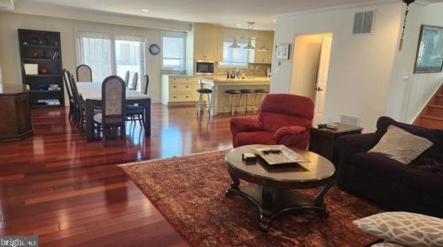 211 Iroquois Ave, Atlantic City NJ  08402-1739 exterior