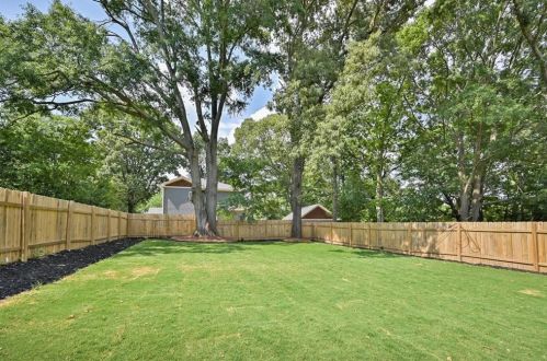 1477 Mercer Ave, Atlanta GA  30337-1515 exterior