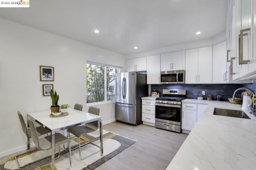 2043 Emerson St, Berkeley CA 94705-1813 exterior