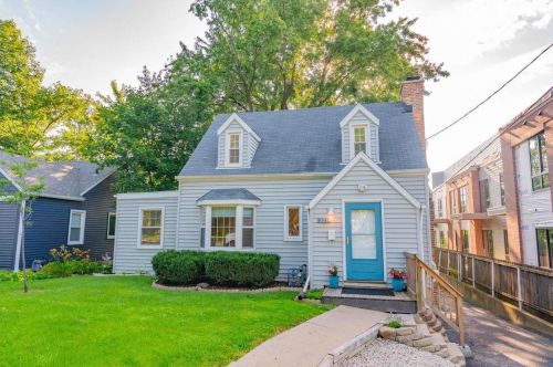 321 Glenway St, Madison, WI 53705-5233