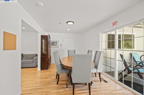 1921 Whitman Rd, Concord CA 94518-3328 exterior