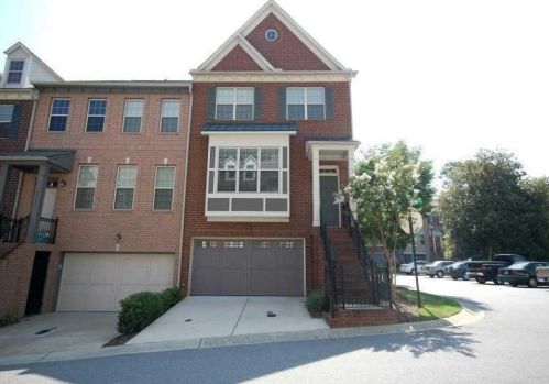 2763 Durham Dr, Atlanta GA  30319-3673 exterior