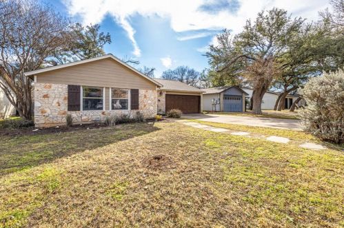 7503 Bender Dr, Austin TX  78749-3104 exterior