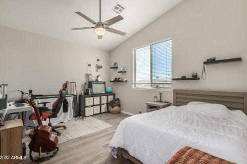 4564 Chisum Trl, Phoenix AZ  85050-8525 exterior