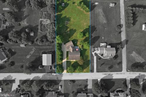 1165 Fox Run Ter, Hanover PA 17331-8742 exterior