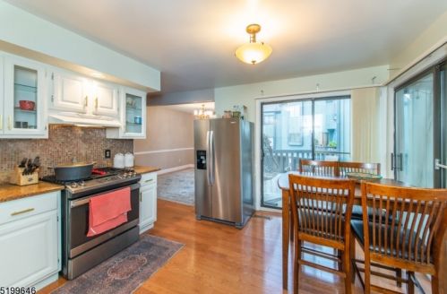 24 Trafalgar Ct, Hackettstown NJ 07840-4241 exterior