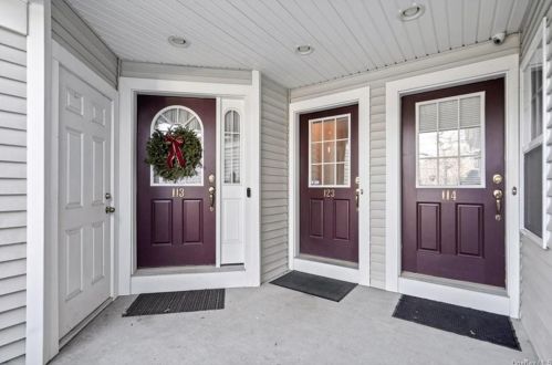 123 Northview Ct, Peekskill NY  10566-4438 exterior