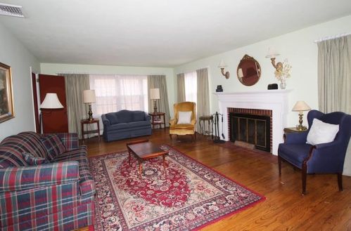 1007 Delafield Rd, Pittsburgh PA 15215-3204 exterior