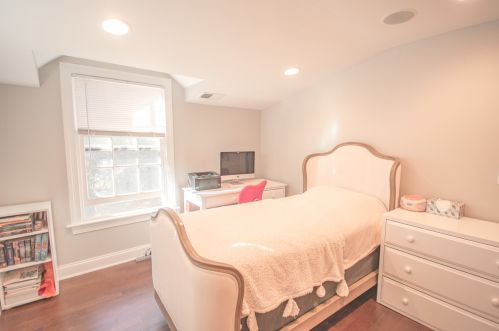 6654 Kilbourn Ave, Chicago IL  60712-3326 exterior