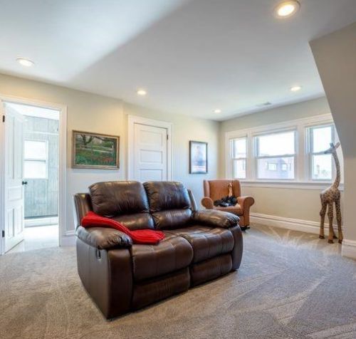 423 Hampton Ave, Pittsburgh PA 15221-3356 exterior