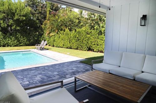 709 93 Ave, Naples FL 34108-2440 exterior