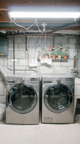 1411 Edgerton Ave, Milwaukee WI  53221-3563 exterior