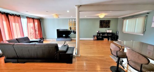 758 Turf Rd, Valley Stream NY  11581-3506 exterior