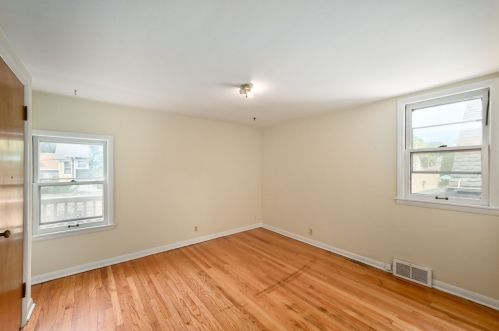 2819 Howell Ave, Milwaukee WI 53207-2054 exterior