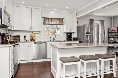 11 Edlin St, Worcester MA 01603-1945 exterior