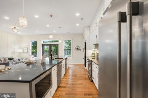 102 Ritchie Ave, Silver Spring MD  20910-5112 exterior