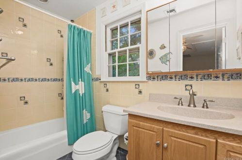 683 Bedford Rd, Armonk NY 10504-2905 exterior