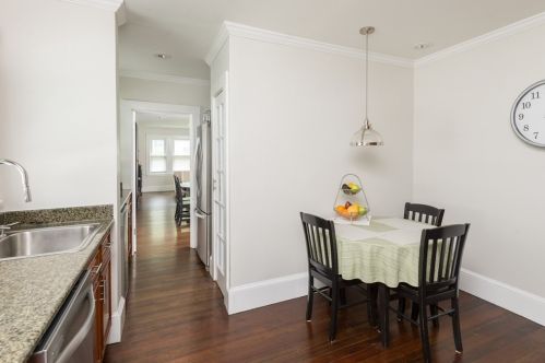 1125 Boylston St, Newton MA 02464-1014 exterior