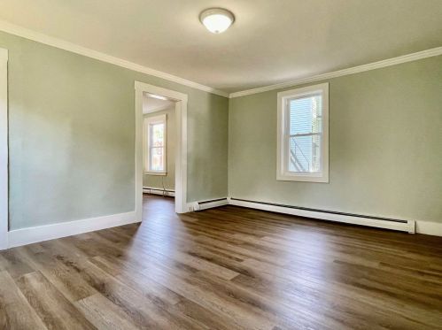 9 Washington St, Concord NH 03301-4172 exterior