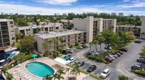 2 Royal Palm Way, Boca Raton FL  33432-7861 exterior