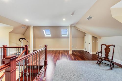 642 Euclid Ave, Elmhurst IL 60126-4338 exterior