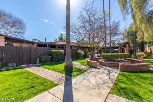 3036 32nd St, Phoenix AZ  85018-6824 exterior