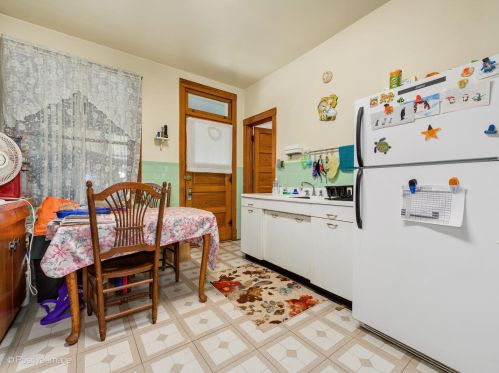 2008 Addison St, Chicago IL 60618-6102 exterior