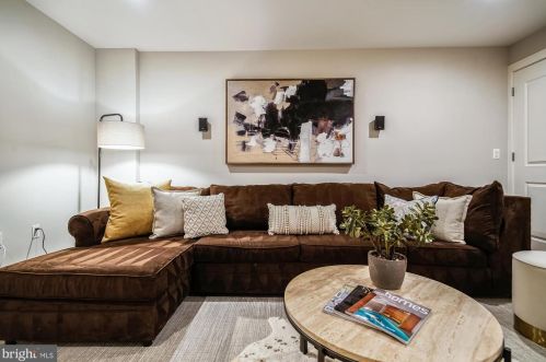 1125 Royal St, Alexandria VA 22314-4310 exterior