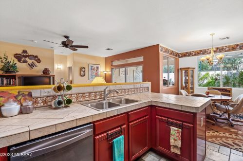 7451 Maritime Dr, Tucson AZ 85756-9151 exterior