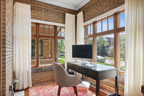 2955 Sunnyside Ave, Chicago IL 60630-3923 exterior