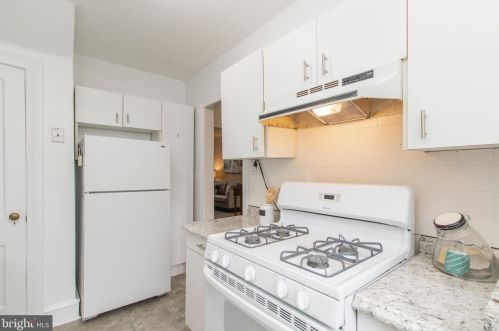 328 Gln Echo Rd, Philadelphia PA 19119-2915 exterior