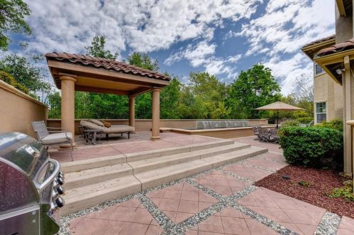 1094 Souza Dr, Folsom CA  95762-7550 exterior