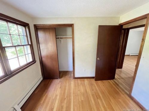 21 Burnham St, Hartford CT 06108-0010 exterior