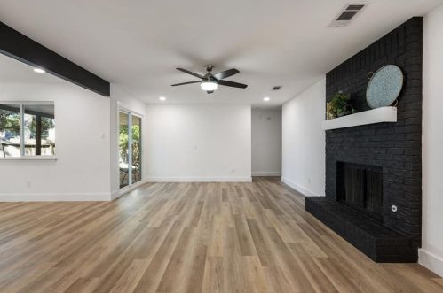 9728 Anderson Village Dr, Austin TX  78729-2701 exterior