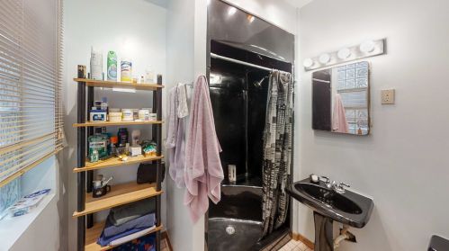 3748 Racine Ave, Chicago IL 60636-4114 exterior