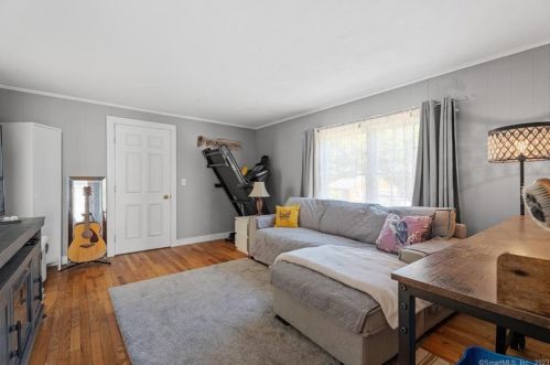 60 Elm St, Deep River CT 06417-1687 exterior