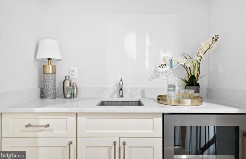 541 22nd St, Philadelphia PA  19130-3130 exterior