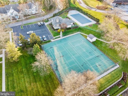 2207 Foxmeadow Dr, Limerick PA 19468-1572 exterior