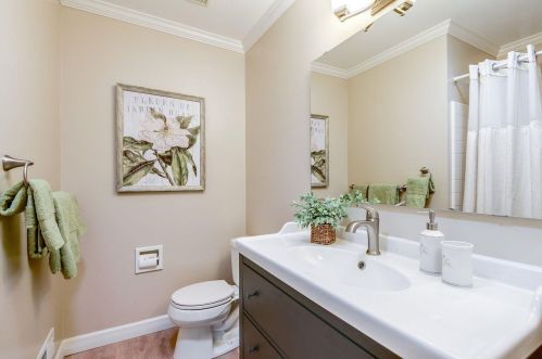 2174 Lacey Dr, Milpitas CA 95035-6122 exterior