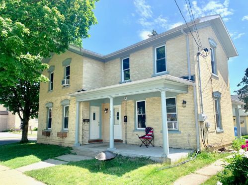 415 5th St, Watertown, WI 53094-3888
