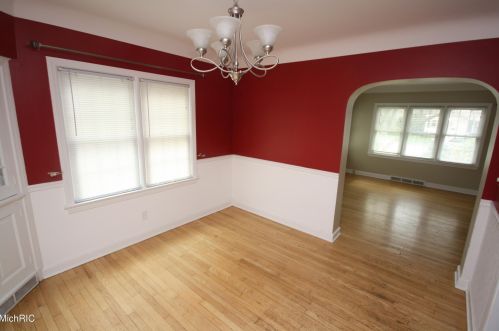 728 Campbell Ave, Kalamazoo MI 49006-3083 exterior