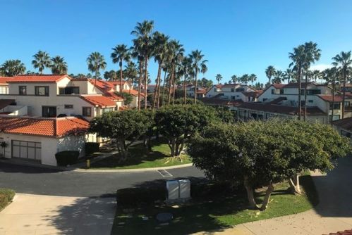 4760 San Sebastian Dr, Oxnard CA 93035-3640 exterior